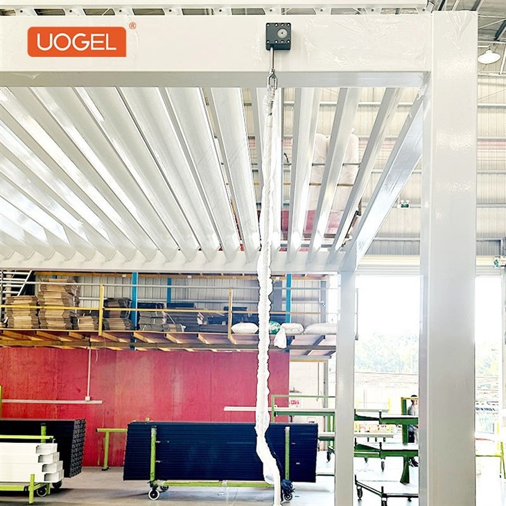 25.11.25-metal pergola with slatted roof-5